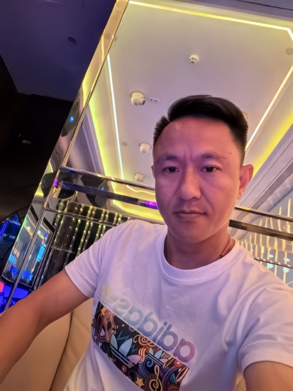 辞岸的第二张照片--保山闪婚服务中心